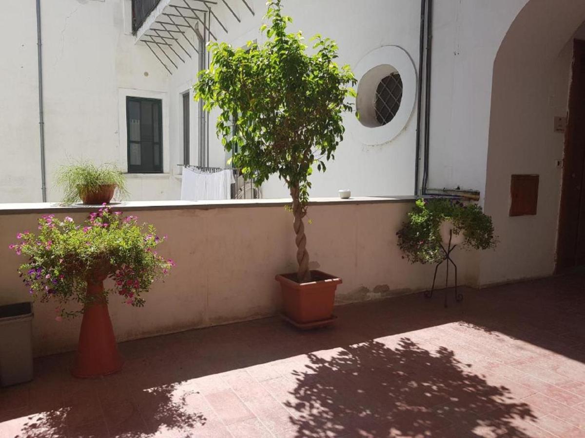 Art In B&B Salerno Luaran gambar